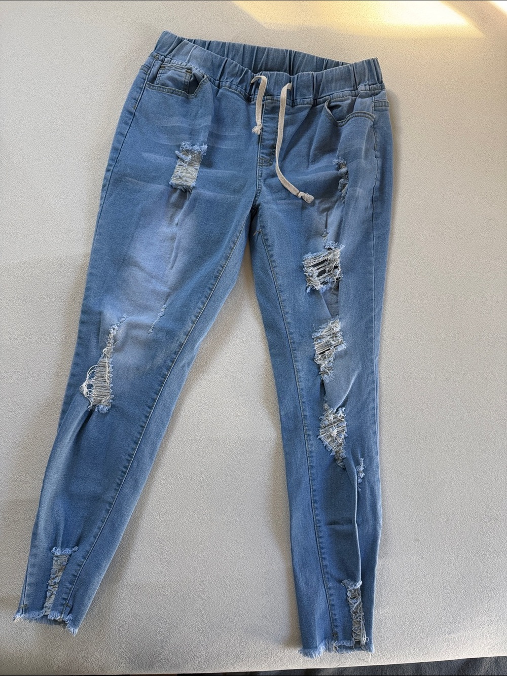 Source Unknown Light Blue Distressed Women’s Jeggings